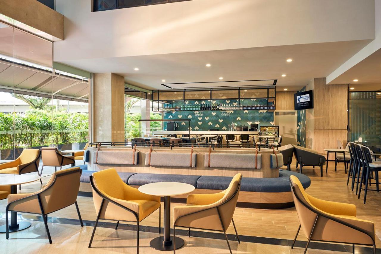 Holiday Inn Express & Suites Singapore Novena, An Ihg Hotel Exterior foto